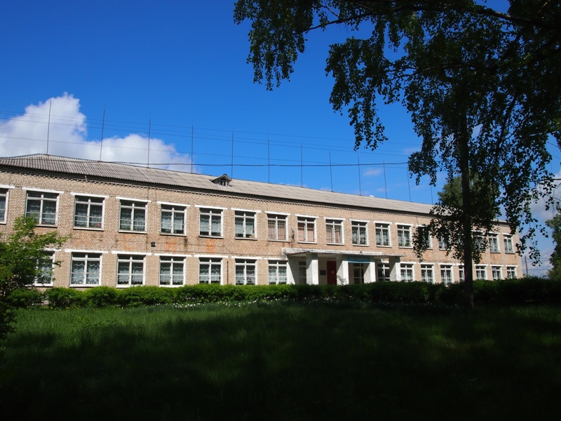 Алешинская школа приютила нас на время ремонта.